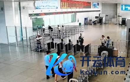 用伪造证件坐高铁被行政拘留5天 幸运阵势代价大